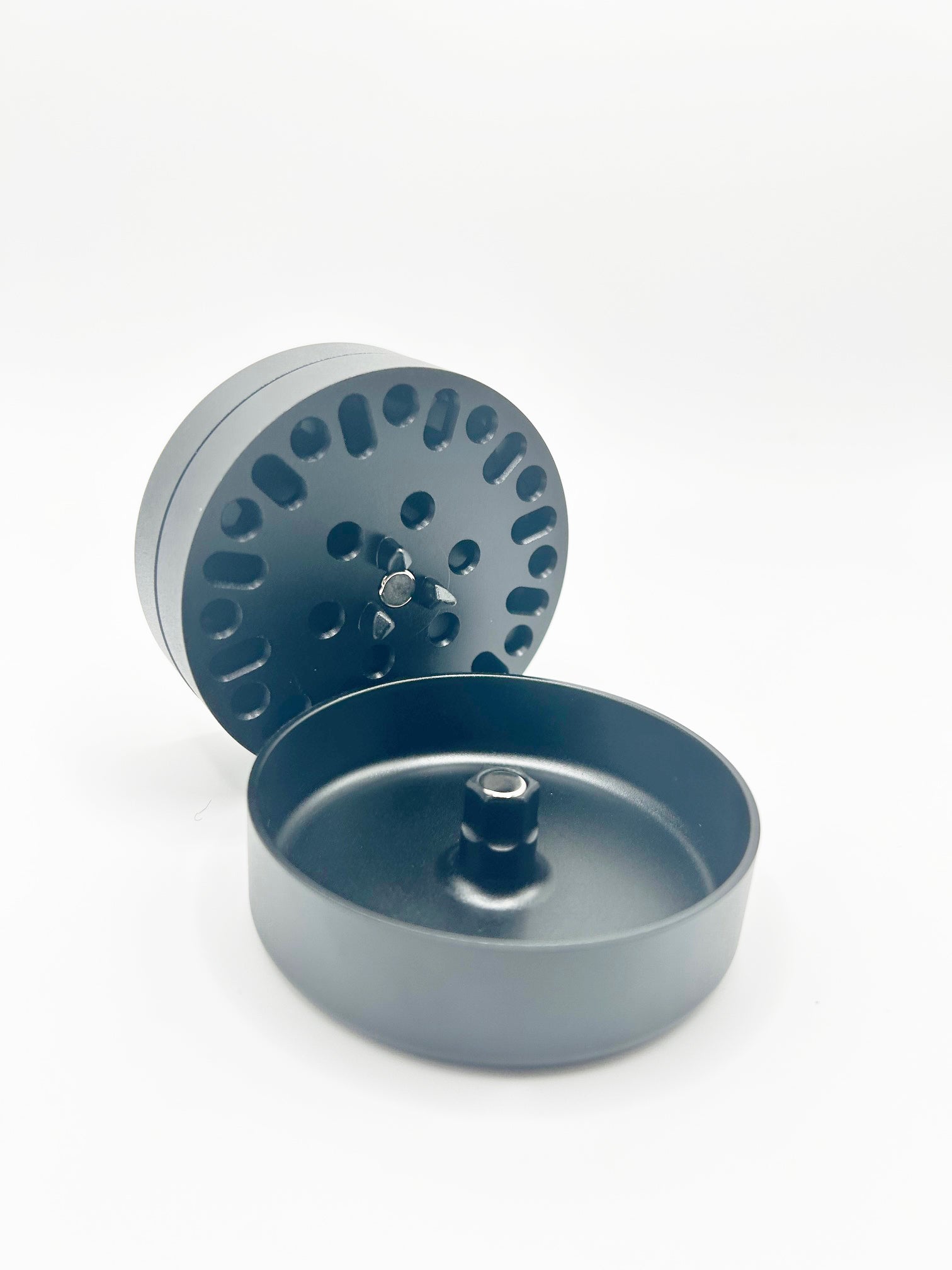 black ultra threadless herb grinder 3 pieces